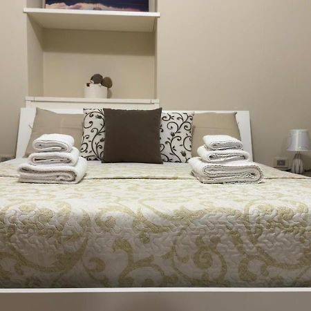 Appartamento Fontanella Deluxe บรินดิซิ ภายนอก รูปภาพ