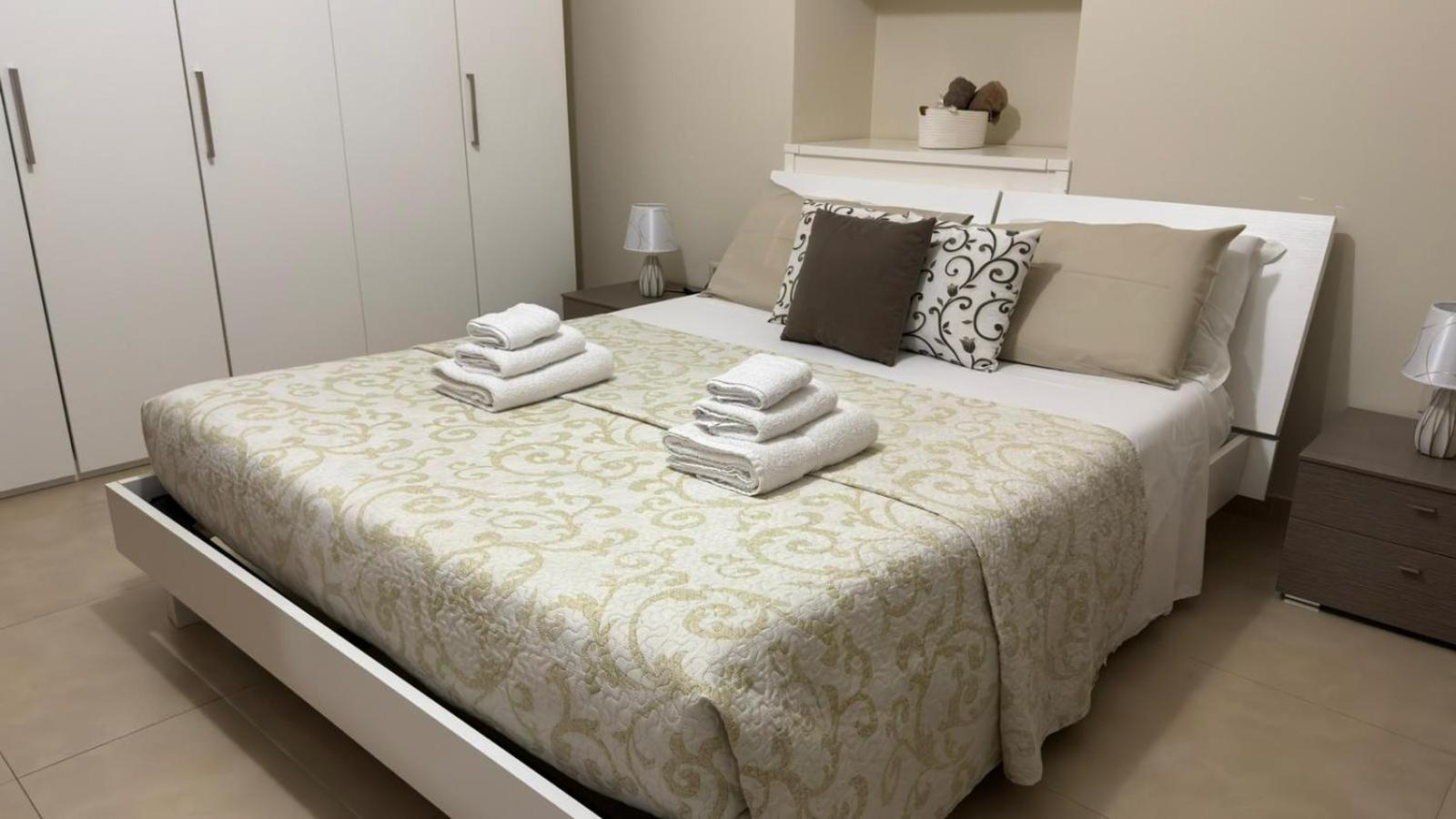 Appartamento Fontanella Deluxe บรินดิซิ ภายนอก รูปภาพ